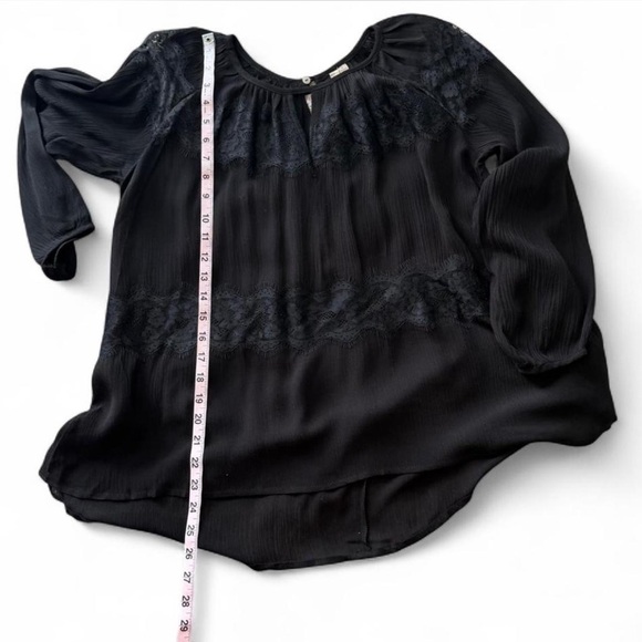 ‎Spliced Lace Top - Picture 16 of 16